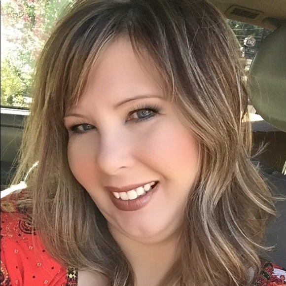 Meet your Posher, Lynette - Picture 1 of 1